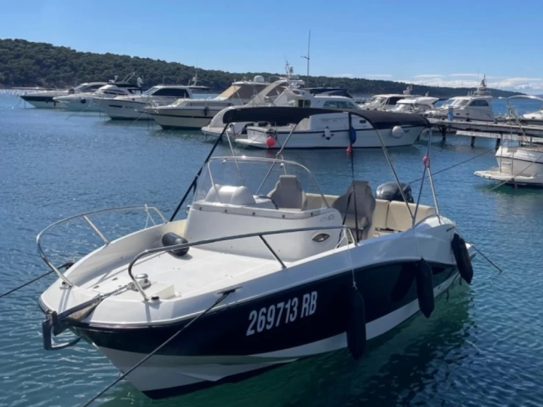 Quicksilver Activ 605 Sundeck de alquiler a Rab