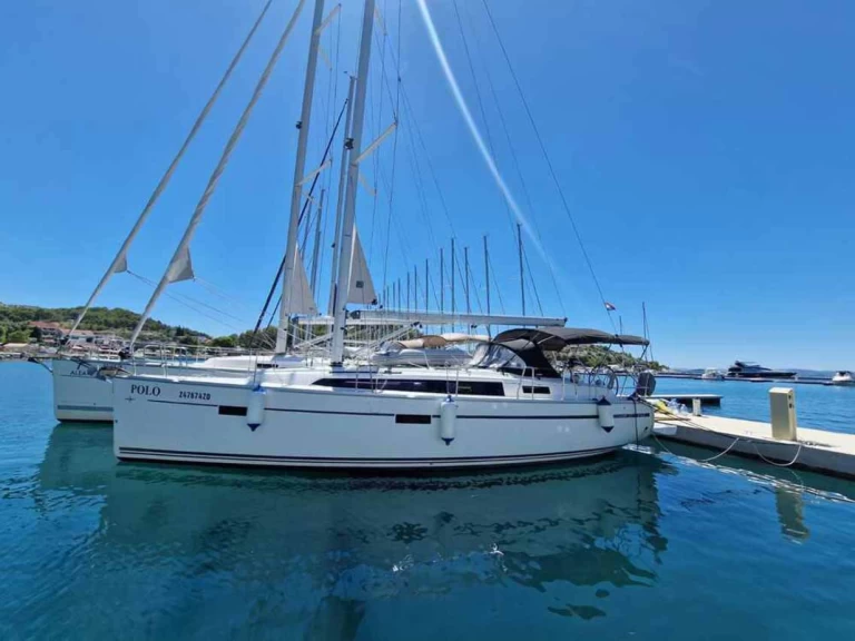 Alquiler de Bavaria Cruiser 37 en Pula