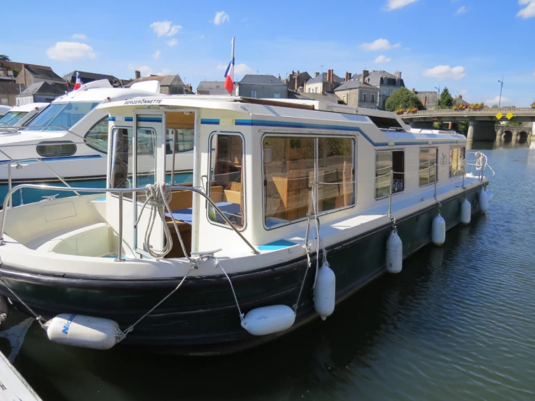 Alquiler de embarcaciones Jeanneau Classic Family 4-8 p. enSablé-sur-Sarthe en Samboat