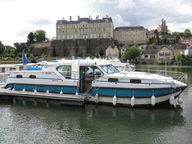 Alquiler de embarcaciones Nicols Yacht Confort Groupe 8-10 p. enSablé-sur-Sarthe en Samboat