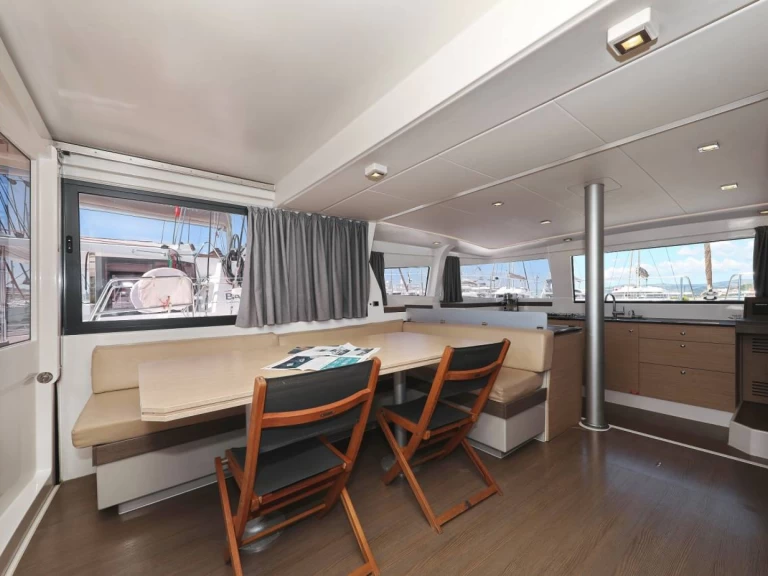 Alquiler de embarcaciones Bali Bali 4.3 enPorto Pollo en Samboat