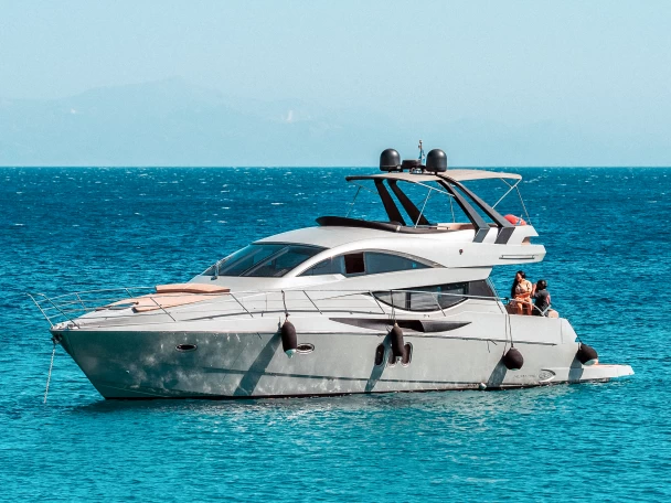 Alquiler Lancha Numarine con o sin  título de navegación