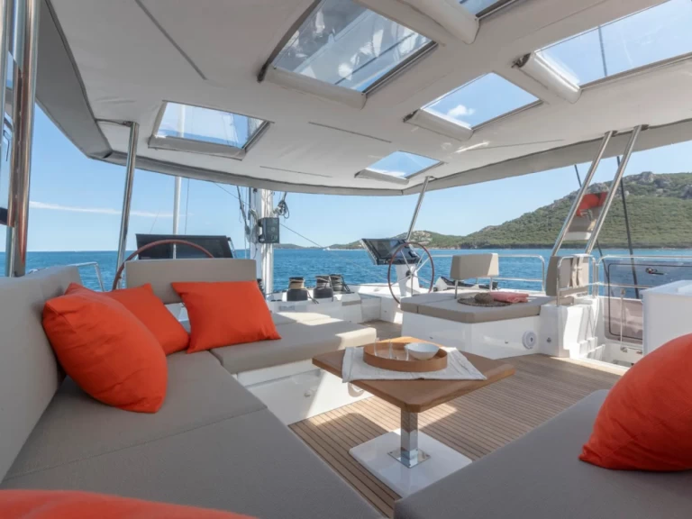 Alquiler Catamarán Fountaine Pajot con o sin  título de navegación