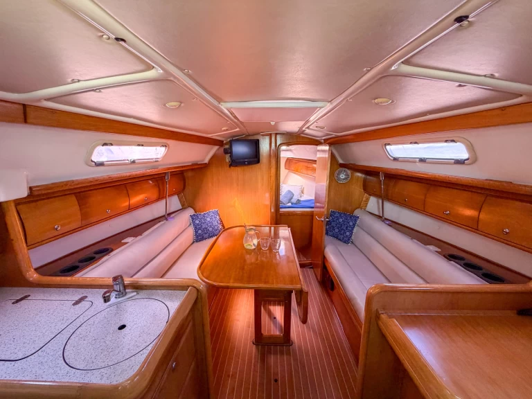 Alquiler de Velero, con o sin patrón Bavaria Vlycho