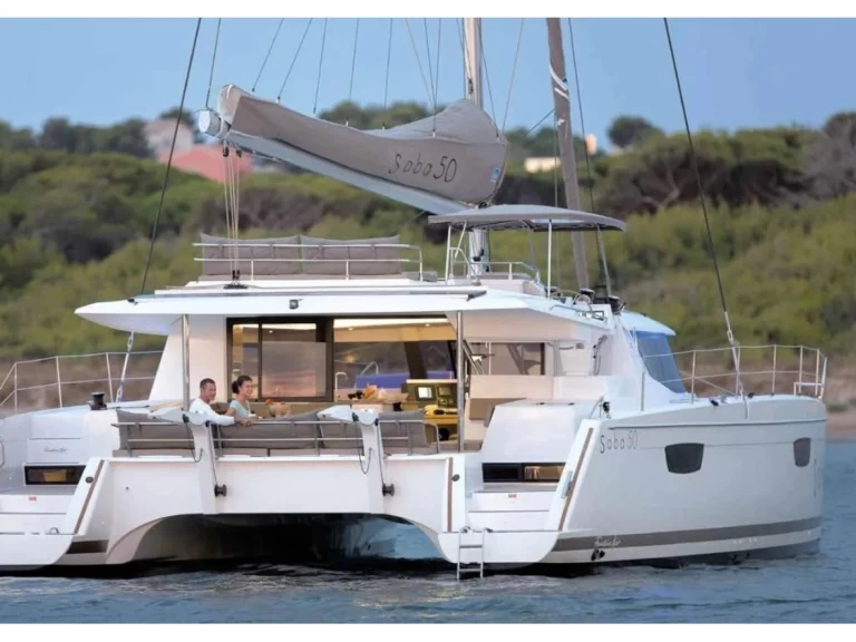 Alquiler Catamarán Fountaine Pajot con o sin  título de navegación