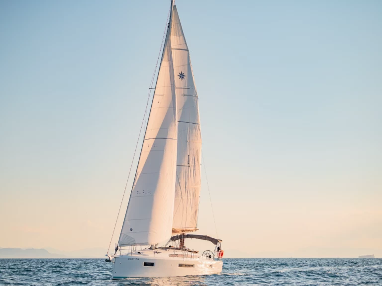 Alquiler de embarcaciones Jeanneau Sun Odyssey 410 enLávrio en Samboat