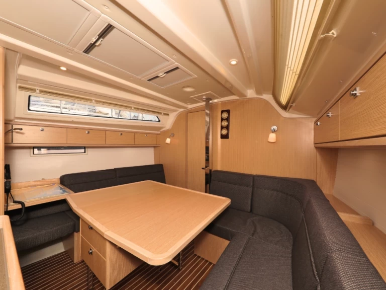 Alquiler de embarcaciones Bavaria Cruiser 37 enPirovac en Samboat