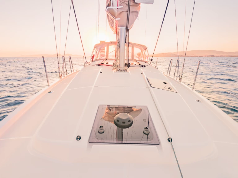 Alquiler de barcos Lávrio barato de Sun Odyssey 410