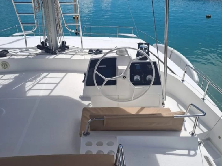 Alquiler de barcos Praslin Island barato de Bali 4.8