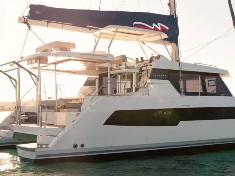 Alquiler Catamarán Leopard con o sin  título de navegación