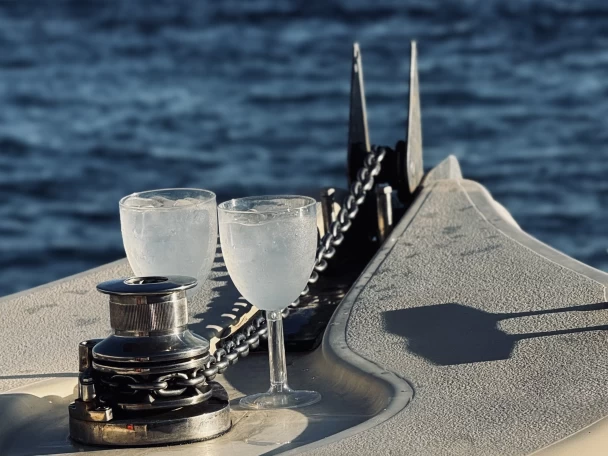 Alquiler Neumática en Agía Kiriakí - Victor Victor 7.4M