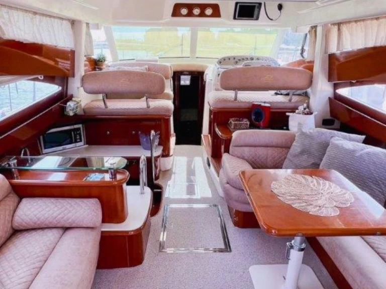 Alquiler de Lancha, con o sin patrón Jeanneau Podstrana