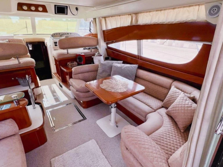 Lancha para alquilar Bol al mejor precio