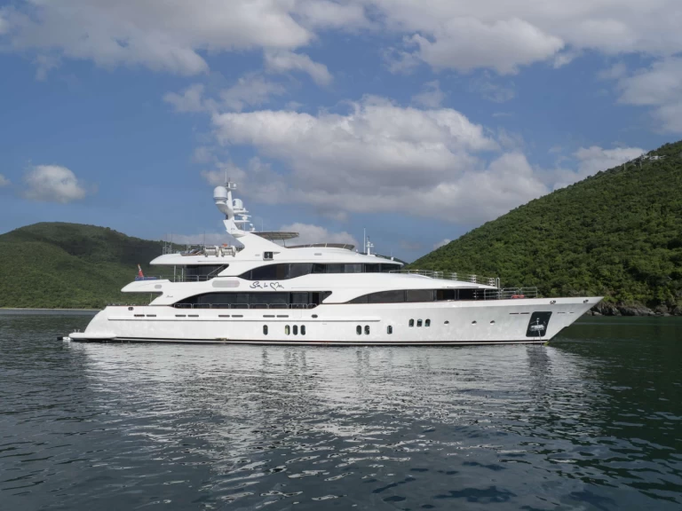 Alquiler Yate de lujo Benetti con o sin  título de navegación