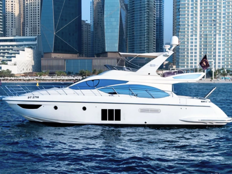 Alquiler de barcos Dubai Marina barato de Azimut 53 Fly