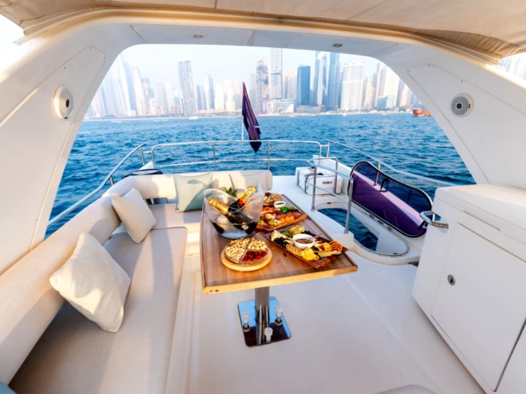 Alquiler de Azimut Azimut 53 Fly en Dubai Marina