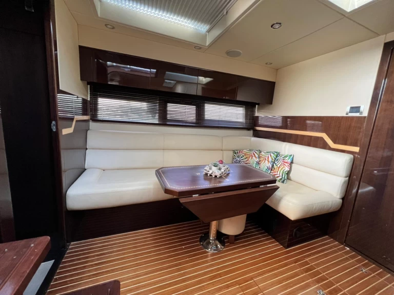 Alquiler de embarcaciones Galeon Galeon 385 HTS enSeget Donji en Samboat