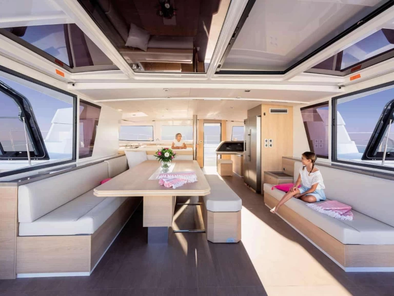 Alquiler Yate de lujo Catana con o sin  título de navegación