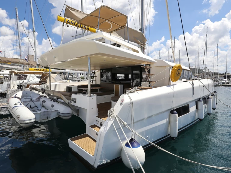 Catamarán para alquilar Rogoznica al mejor precio