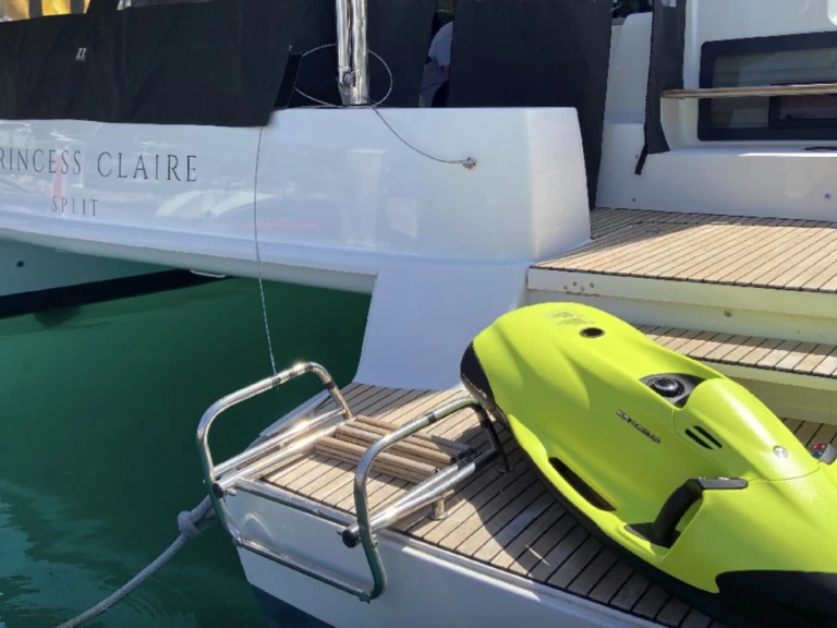 Catamarán para alquilar Kaštela al mejor precio