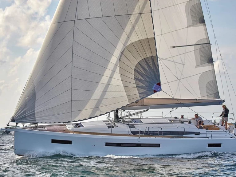 Alquiler de embarcaciones Jeanneau Sun Odyssey 490 enNidrí en Samboat