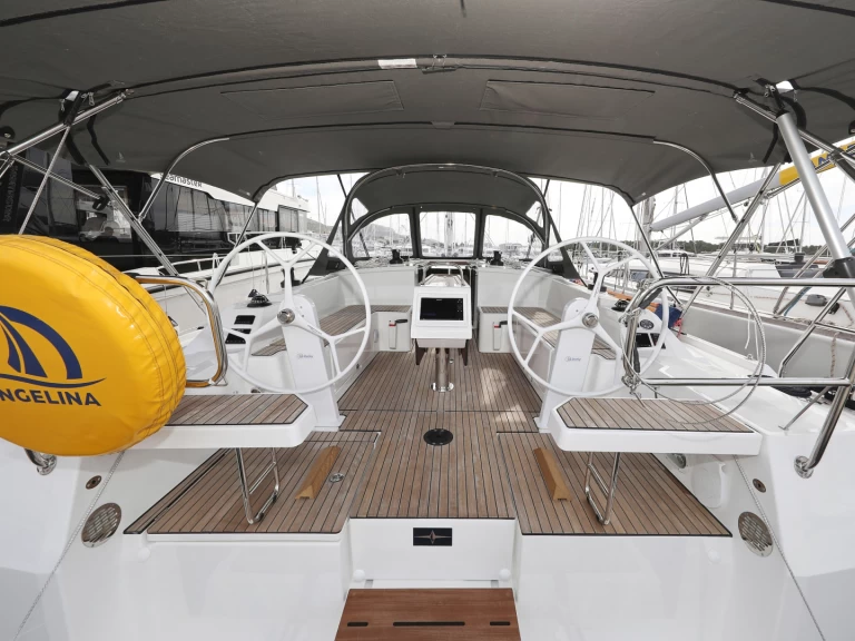 Alquiler de barcos Šibenik barato de Bavaria C42