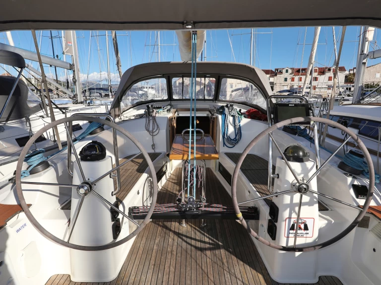 Alquiler de barcos Primošten barato de Cruiser 40 S