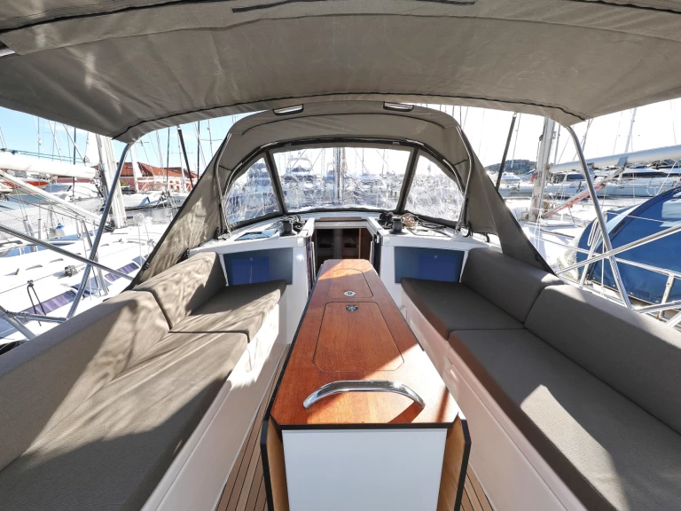 Velero para alquilar Trogir al mejor precio