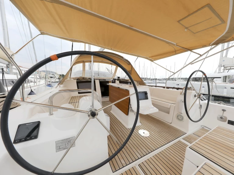 Velero para alquilar Primošten al mejor precio