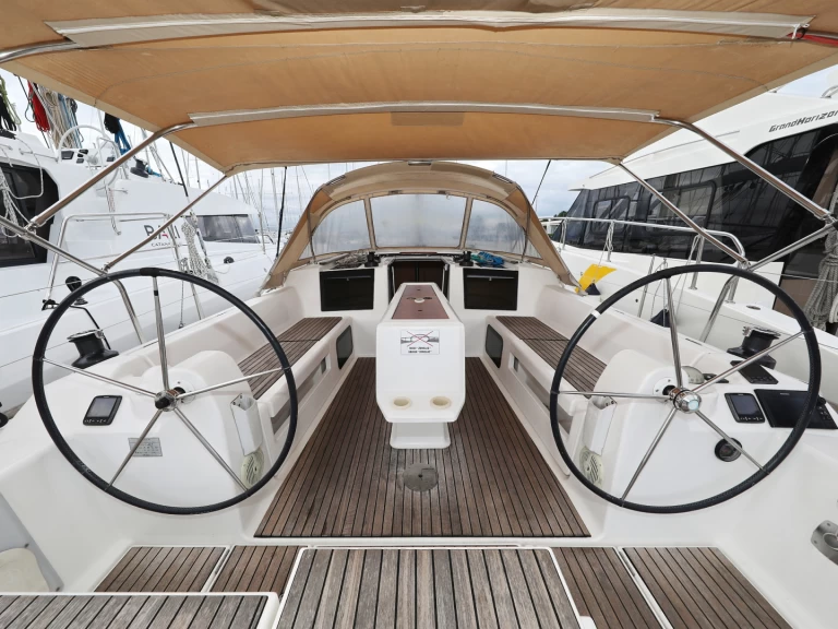 Alquiler de Velero, con o sin patrón Dufour Sveti Filip i Jakov