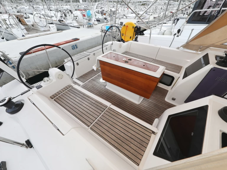 Velero para alquilar Sveti Filip i Jakov al mejor precio