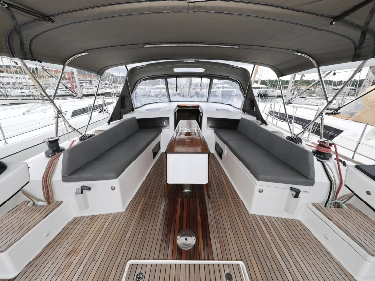 Alquiler de embarcaciones Dufour Dufour 470 enŠibenik en Samboat