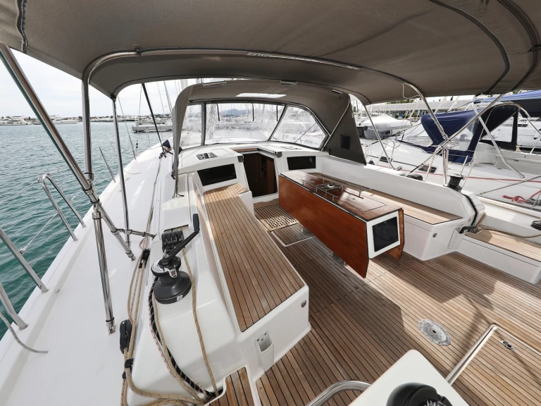 Velero para alquilar Sveti Filip i Jakov al mejor precio