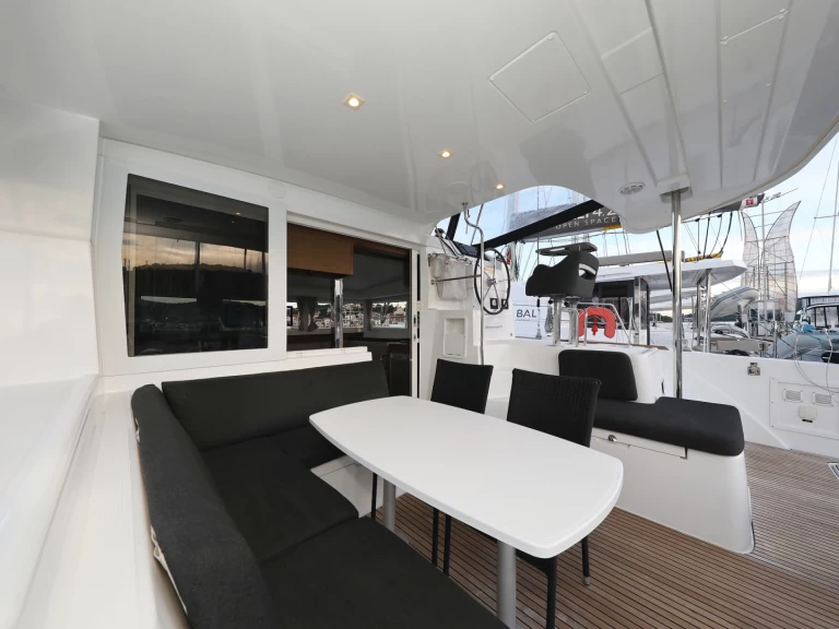 Alquiler de barcos Biograd na Moru barato de Lagoon 40