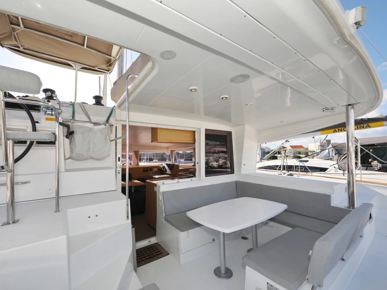 Alquiler Catamarán Lagoon con o sin  título de navegación