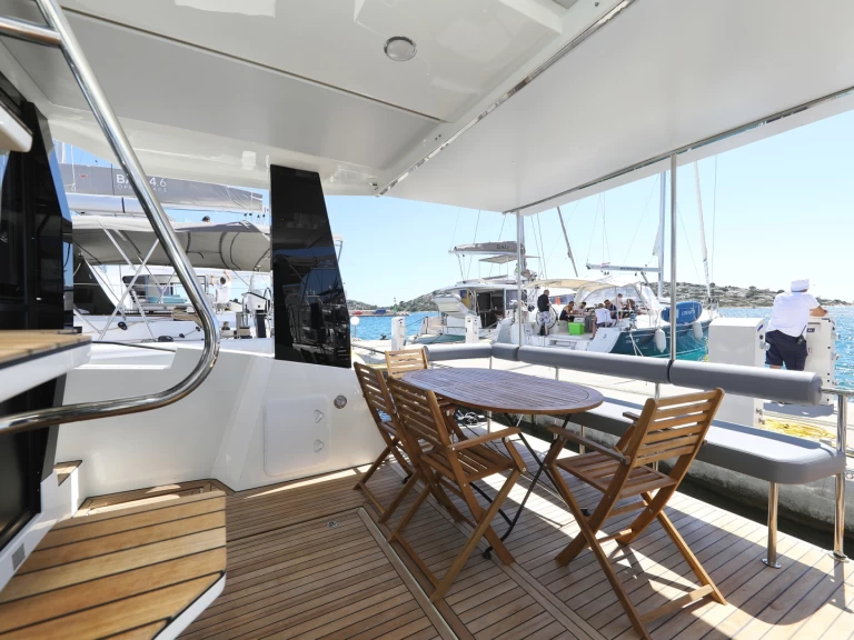 Yate de lujo para alquilar Šibenik al mejor precio