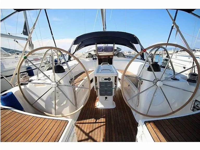 Alquiler de embarcaciones Bavaria Bavaria 44 enÁvdira en Samboat