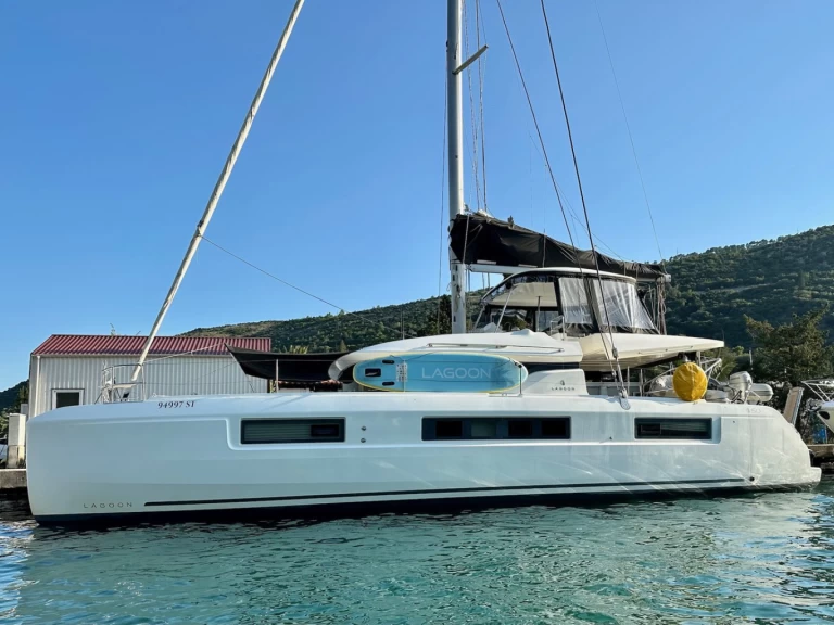 Alquiler de Lagoon Lagoon 50 en Kaštela
