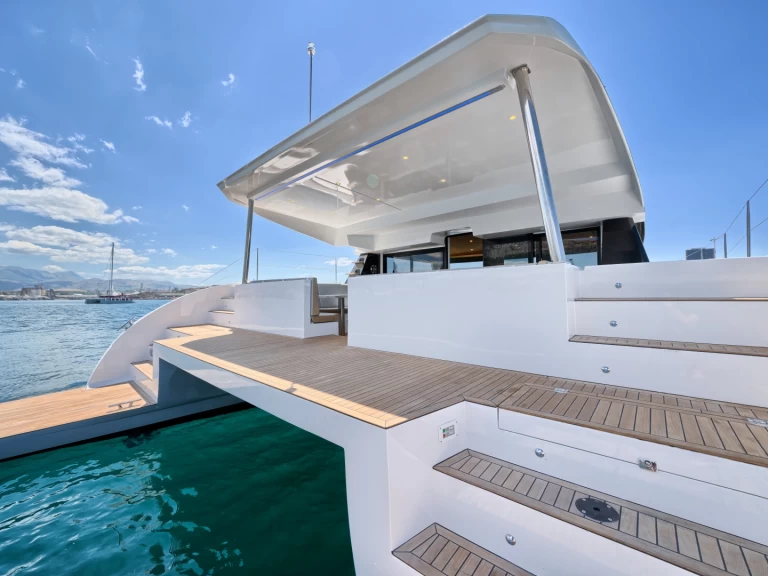 Alquiler Catamarán Luna con o sin  título de navegación