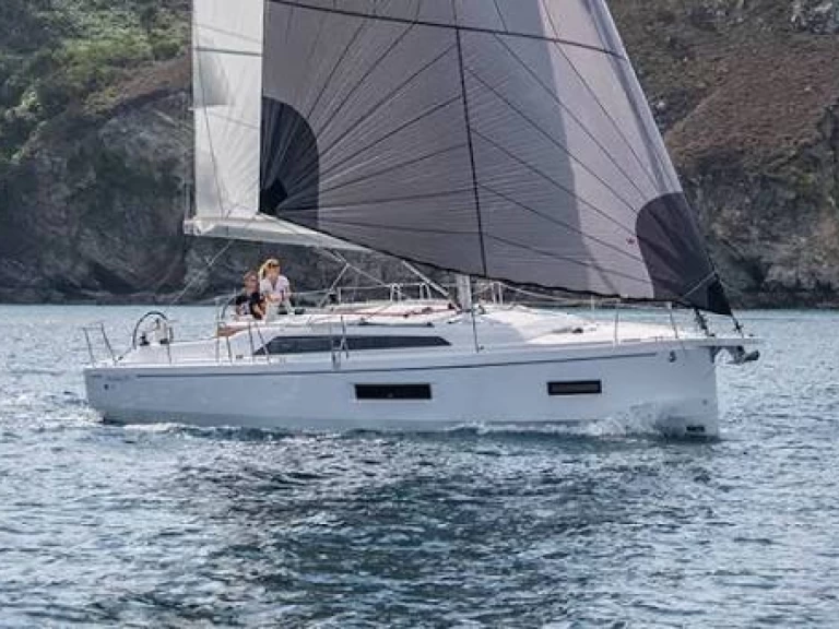 Alquiler de barcos Arzon barato de Oceanis 37.1
