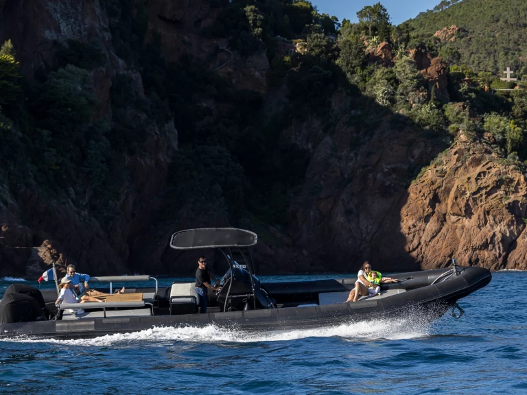 Alquiler de Narwhal Fast 1100 en Cannes