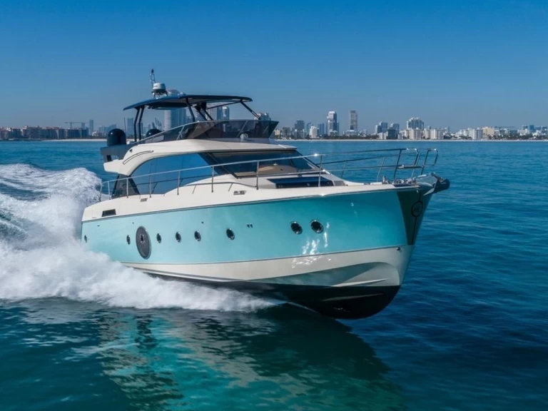 Alquiler de barcos Dubai Marina barato de Sunseeker 60