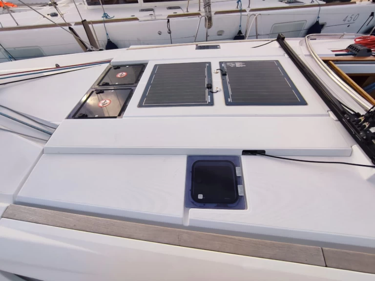 Alquiler de embarcaciones Jeanneau Sun Odyssey 519 enLávrio en Samboat