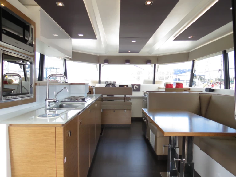 Alquiler de Lancha, con o sin patrón Fountaine Pajot Cogolin