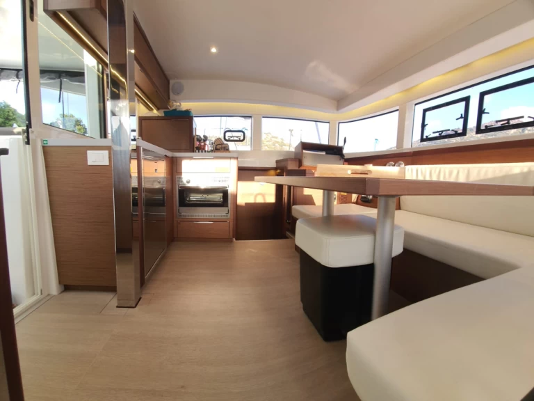 Alquiler de Lagoon Lagoon 40 en Olbia