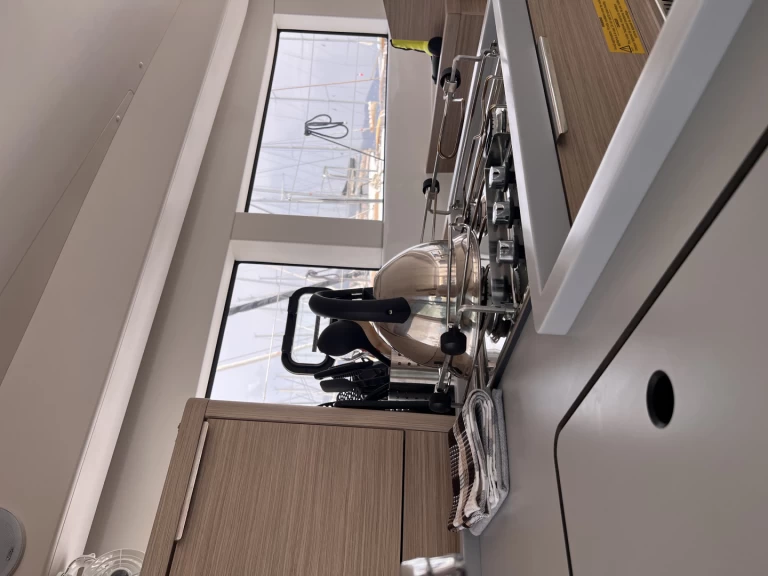 Alquiler de barcos Gouviá barato de Lagoon 40