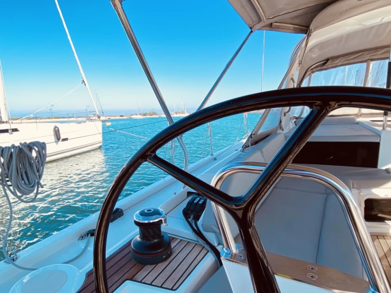 Alquiler de Velero, con o sin patrón Bénéteau Lefkáda