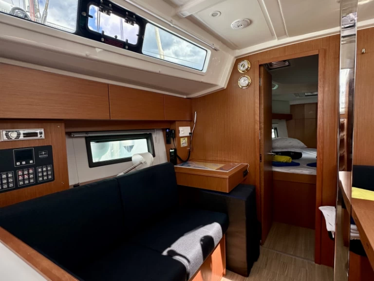 Alquiler de Velero, con o sin patrón Bavaria Trogir