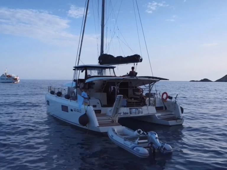 Alquiler de embarcaciones Lagoon Lagoon 42 enNettuno en Samboat