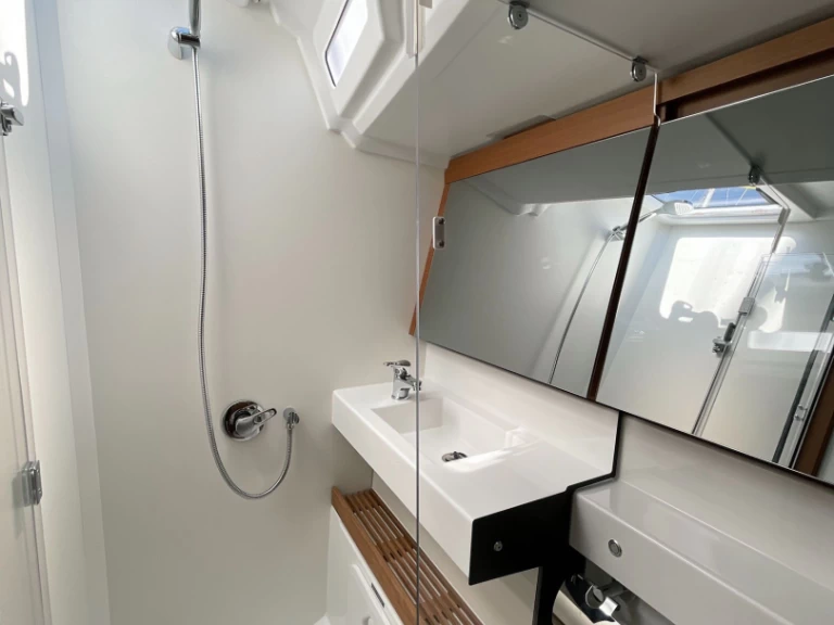 Alquiler de embarcaciones Jeanneau Sun Odyssey 440 enMarmaris (district) en Samboat